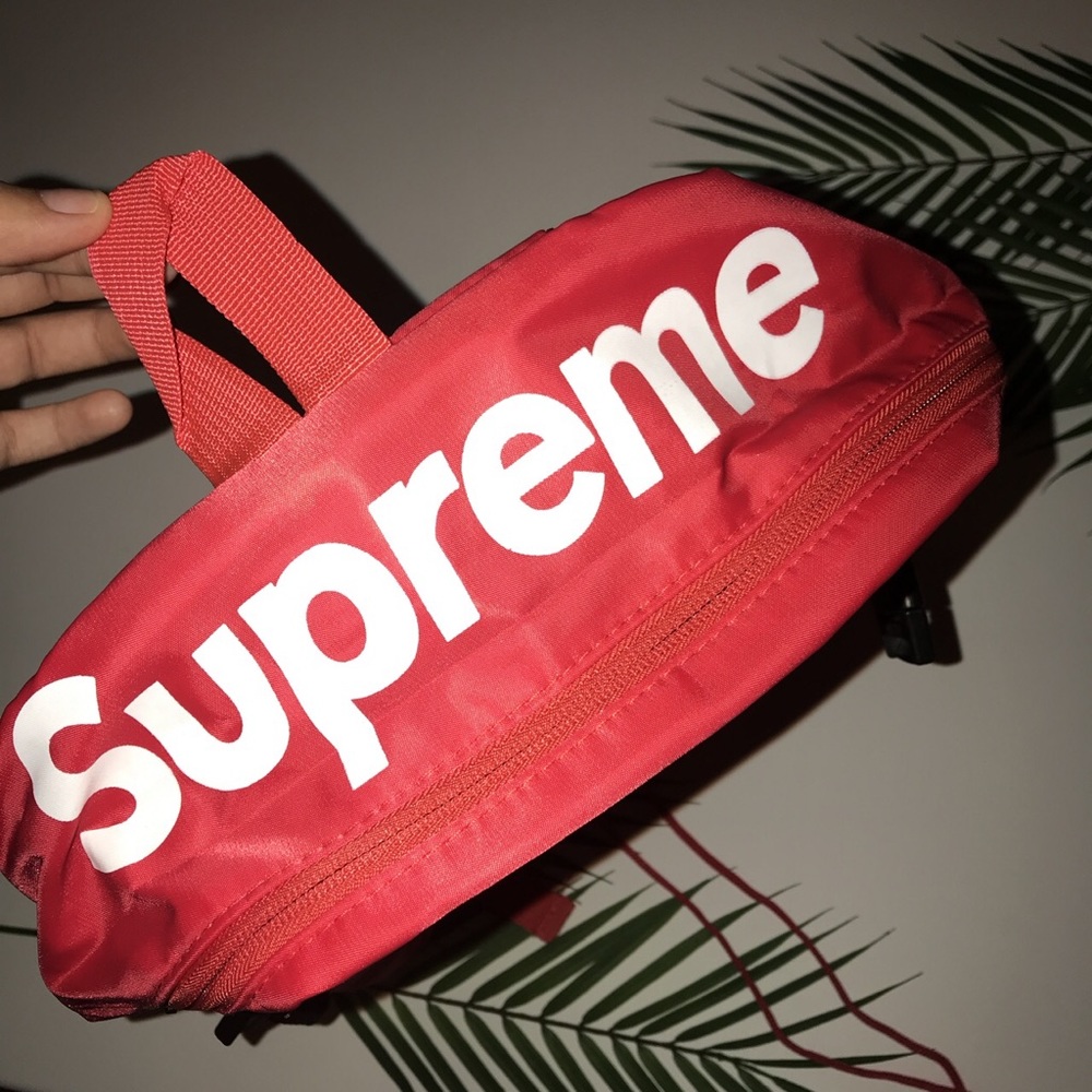 RED BACKPACK 🎒 🔥 - Picture 3 of 3